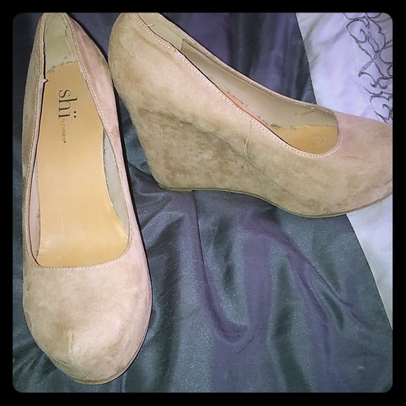 Tan wedges - Picture 1 of 1